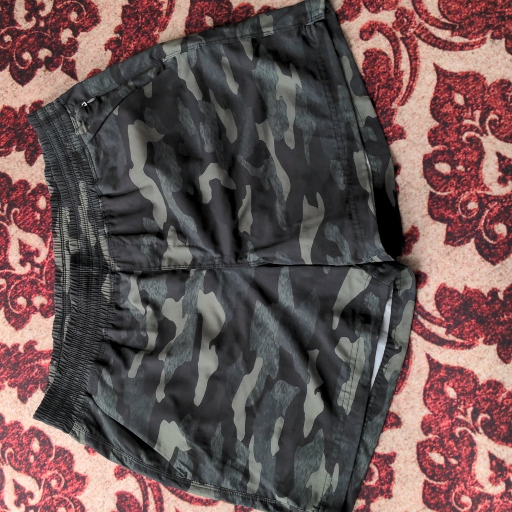 Old Navy Stretch tech shorts